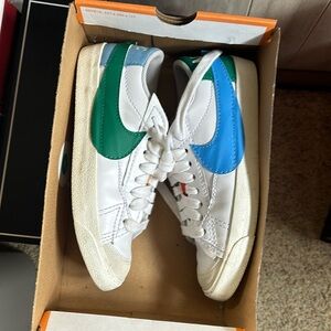 Women's size 9 Blazers, low top